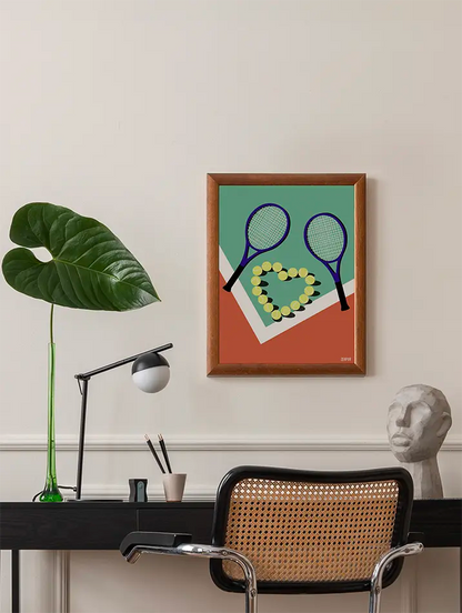 Le poster "Tennis, mon amour", avec ses trois variations de couleur, évoque la passion du tennis tout en apportant une touche chic et sportive à tout intérieur.